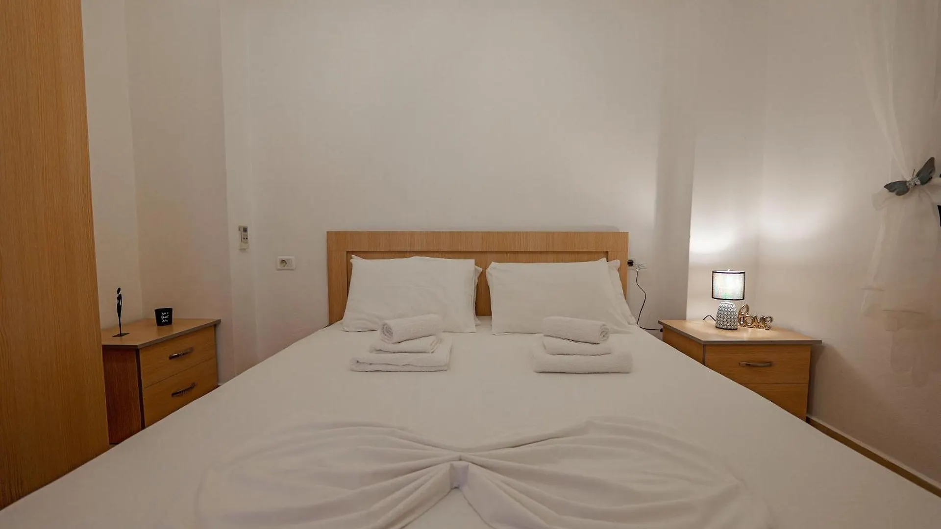 Budo Apartments Sarande 0*,