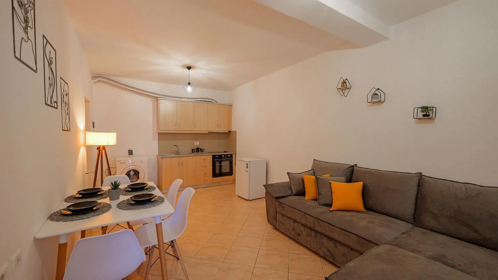 Budo Apartments Sarande 0*,  Albania